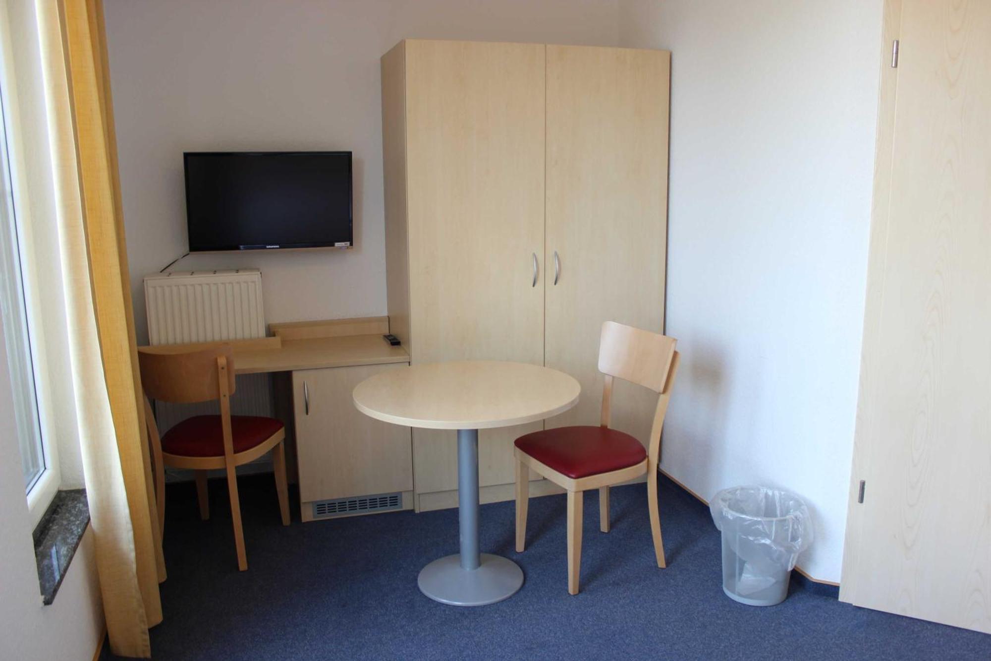 Gaestehaus Zum Wolffenturm Lehrensteinsfeld Rum bild