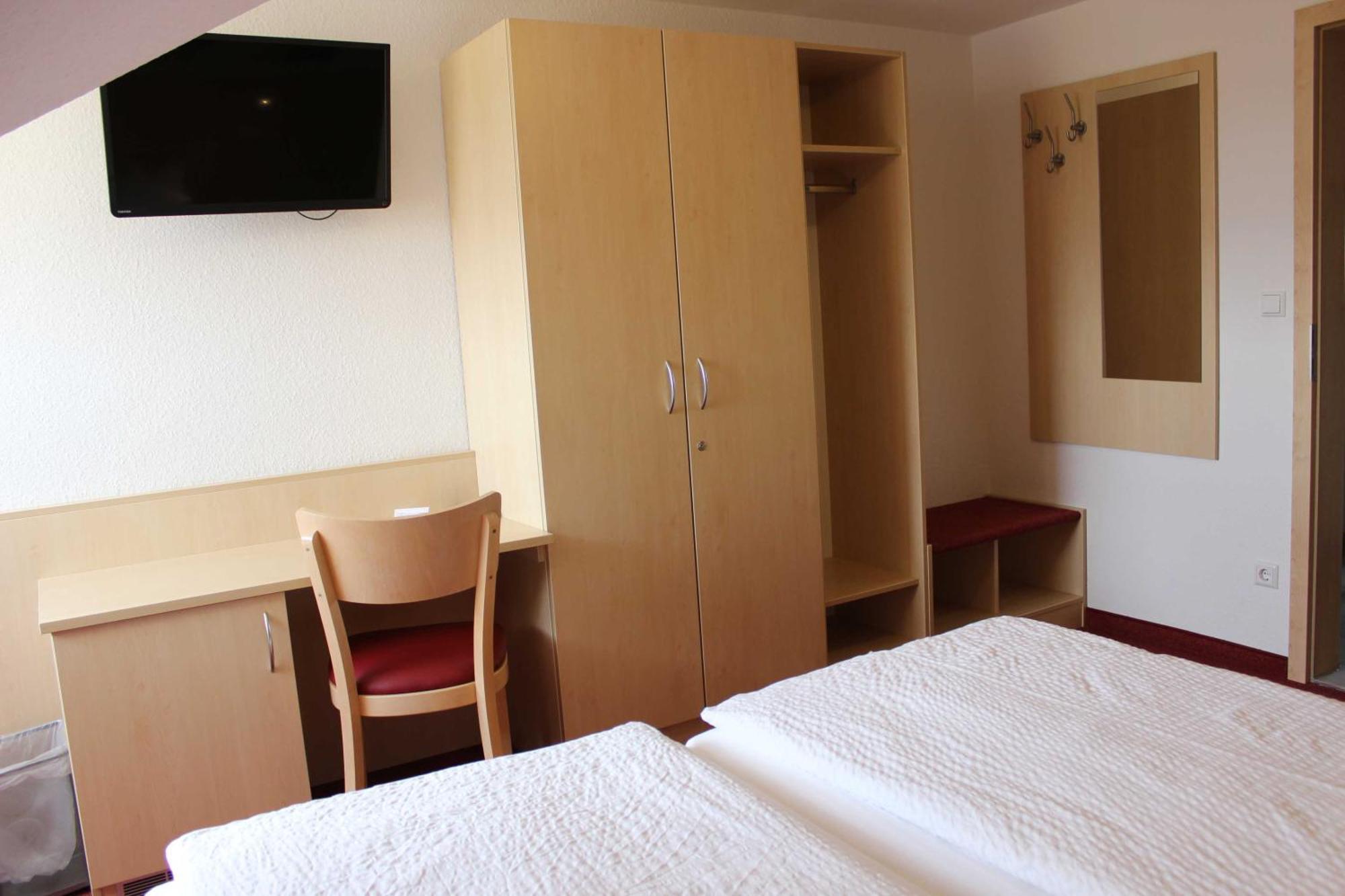 Gaestehaus Zum Wolffenturm Lehrensteinsfeld Rum bild