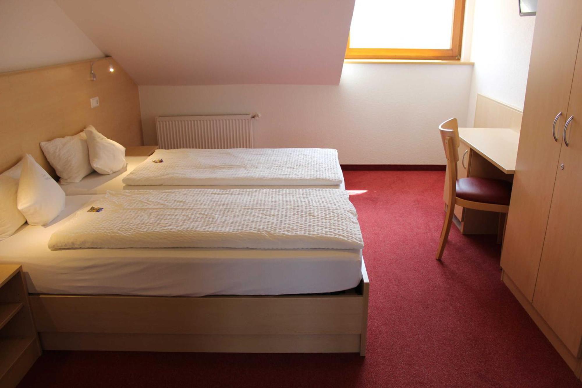 Gaestehaus Zum Wolffenturm Lehrensteinsfeld Rum bild